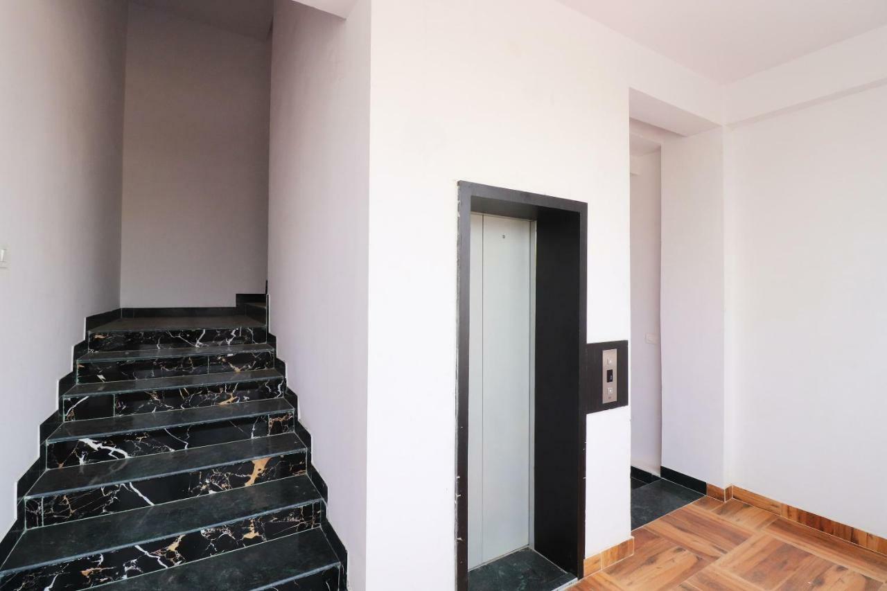 Oyo 39774 Hotel Kanishka Residency Jabalpur Zewnętrze zdjęcie